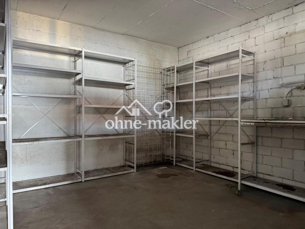 Abstellbereich hinter Garage