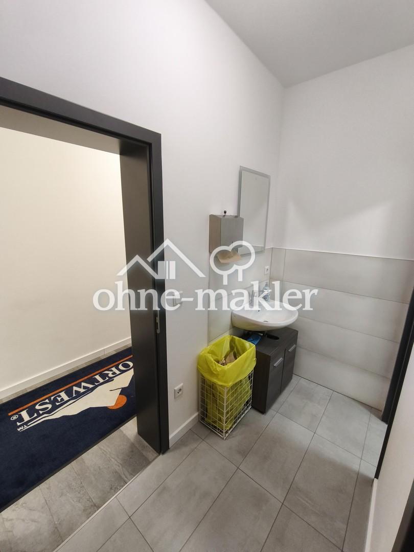 Gewerbe Toilette 2