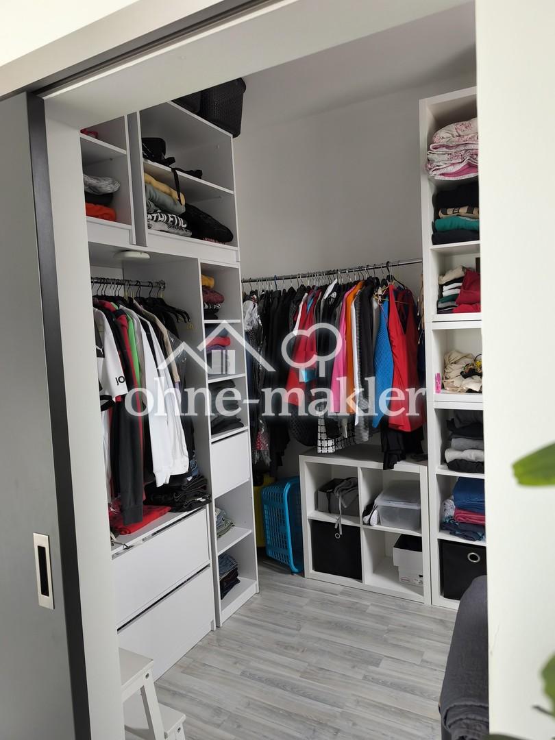 SZ Kleiderschrank 1