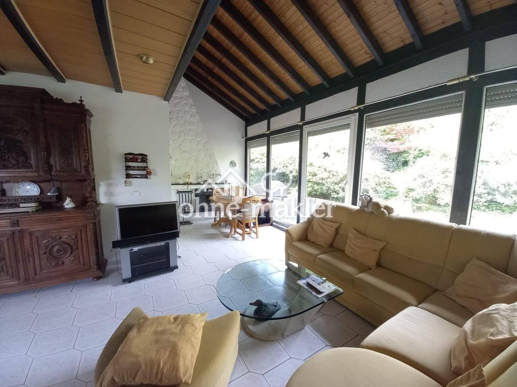 wohnzimmer mit Kamin
