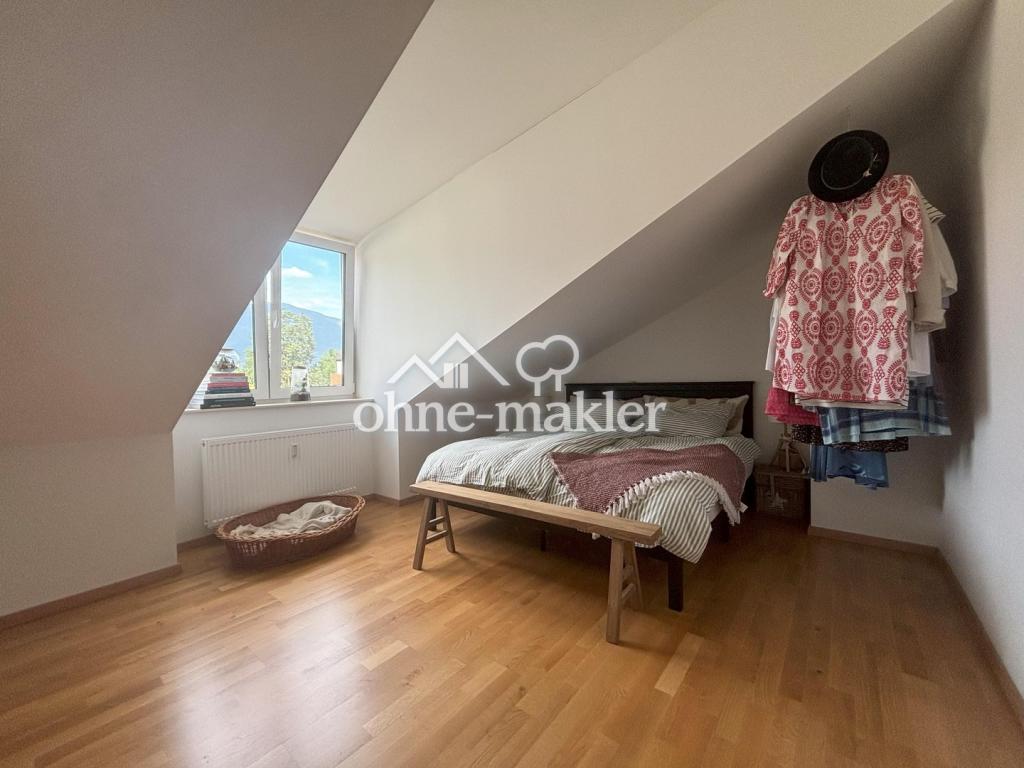 Schlafzimmer Bild 1