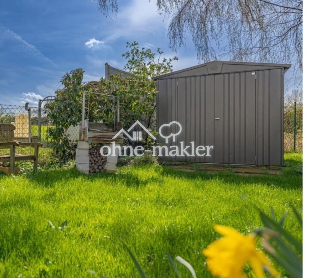 Garten mit Gartenhaus (2018)