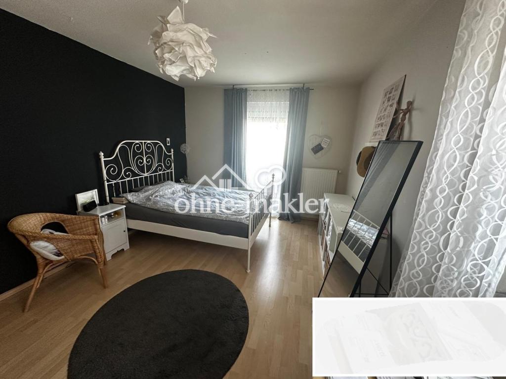 Schlafzimmer 1