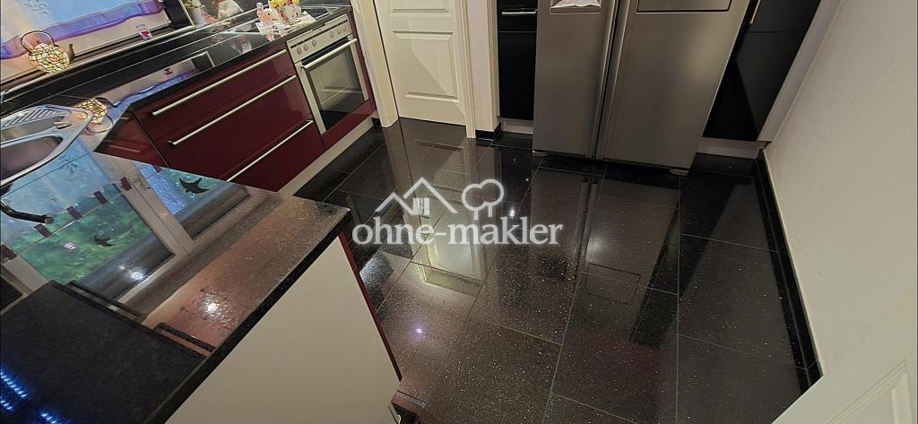 Boden mit Halogen angeleuchtet