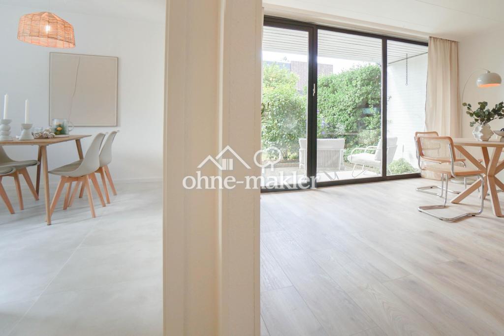 Blick in Wohnzimmer und Küche