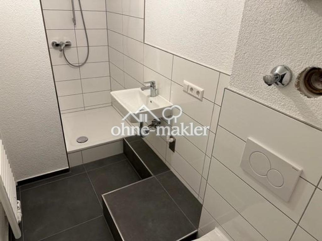 Duschbad mit WaMa-Anschluss