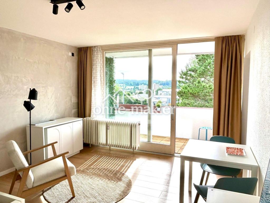 Möbliertes Pendler Apartment mit Balkon und neuer Küche - Photo 1
