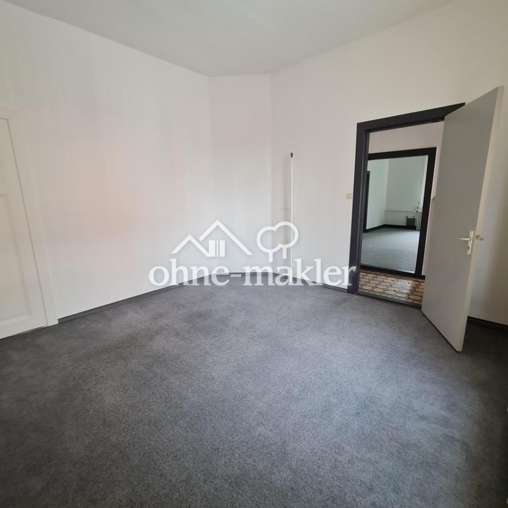 Blick zum Flur aus Büro 5