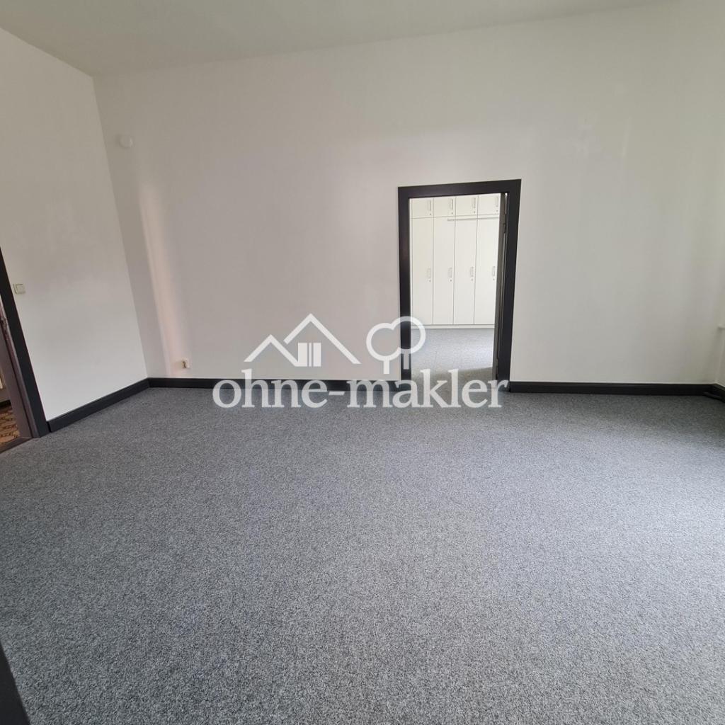 Blick von Büro 1 in Büro 2