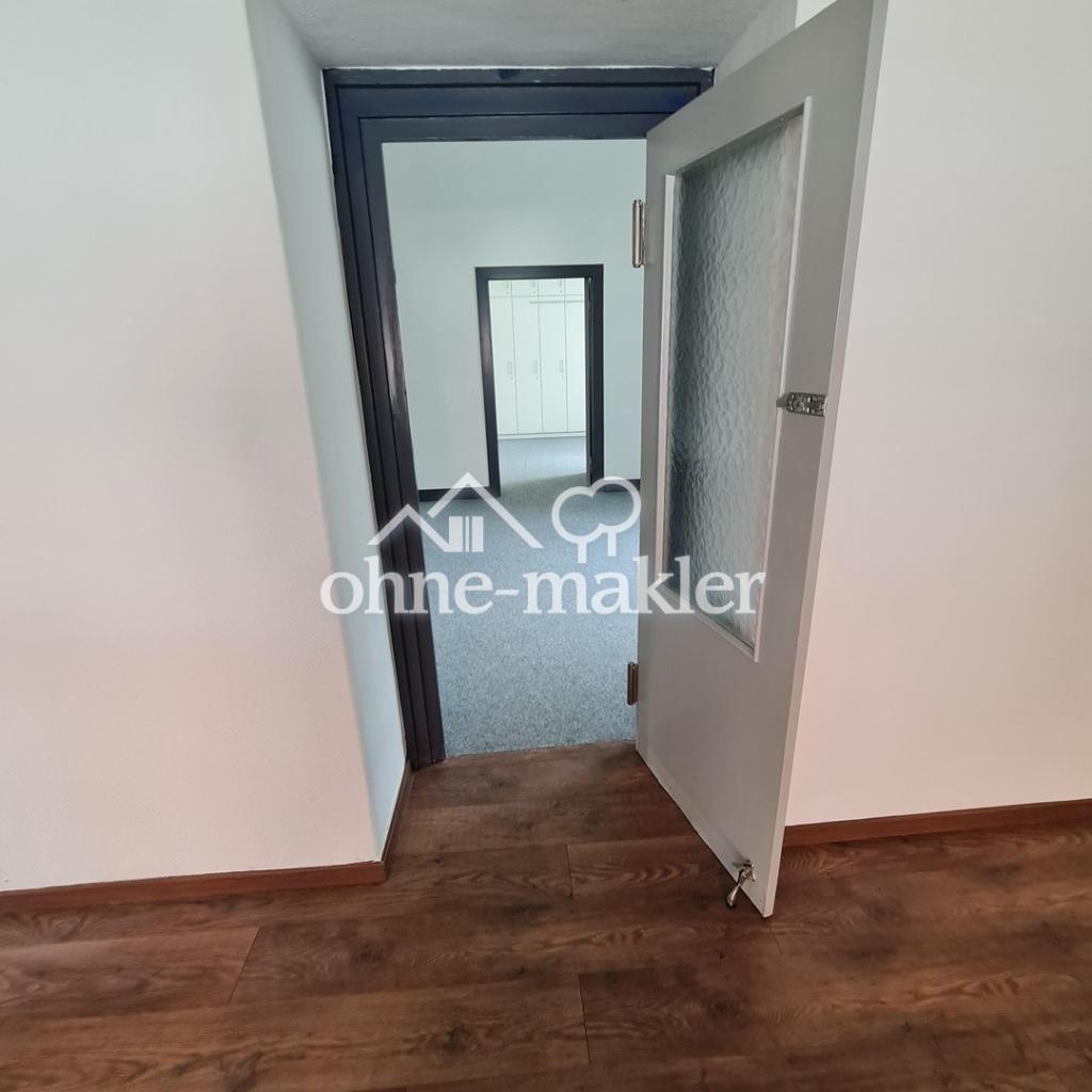 Blick von Büro 1 in Büro 2