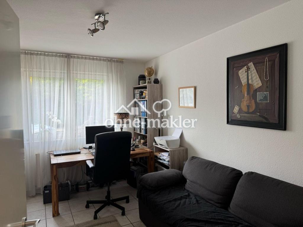 Arbeits- oder Kinderzimmer