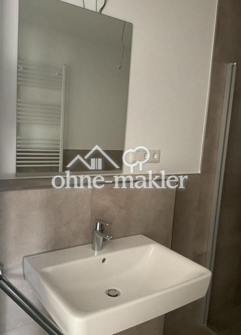 Moderne Single-Wohnung mit großem Balkon - Photo 1