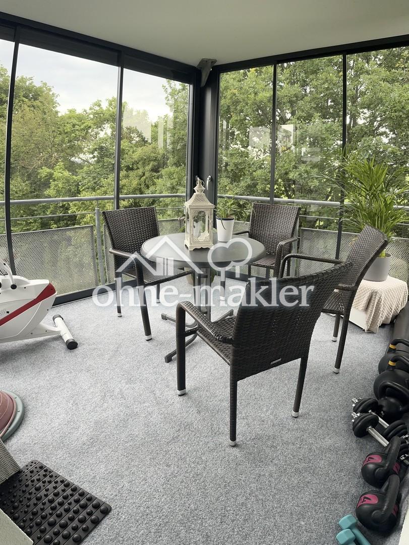 Balkon mit Outdoor-Teppich
