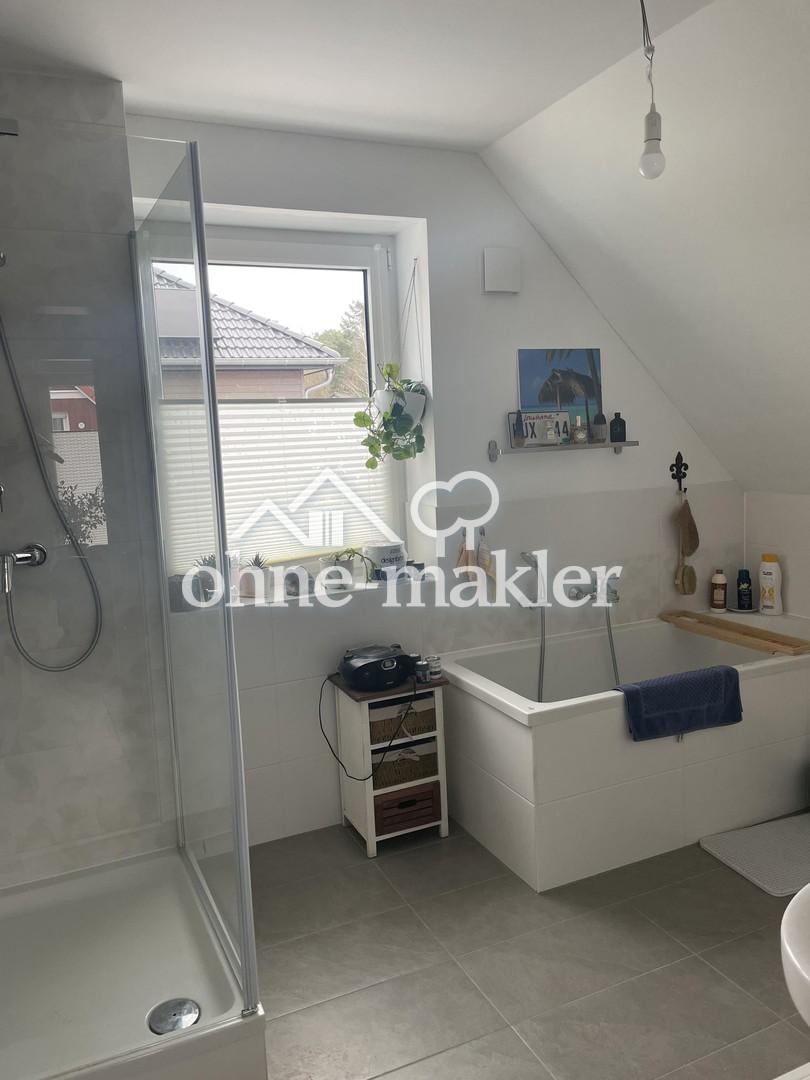 Wannenbad mit Dusche