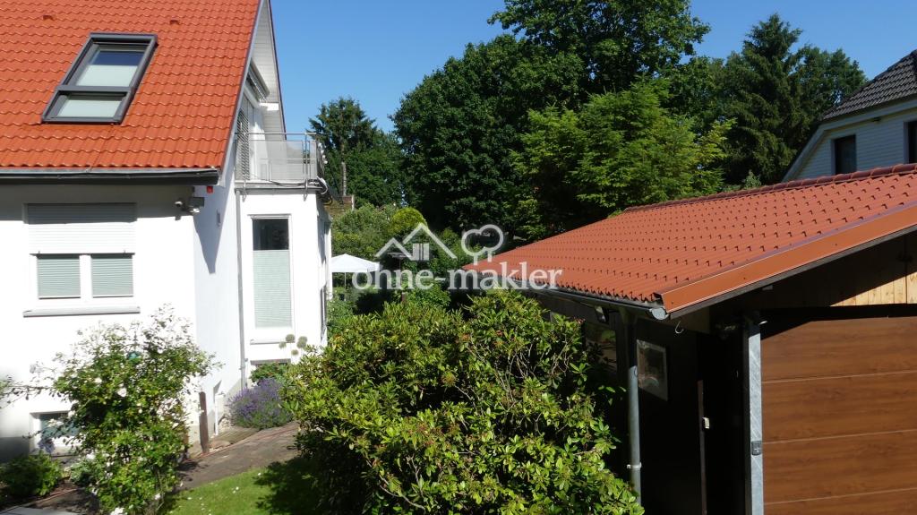 Haus rechts u. Garage