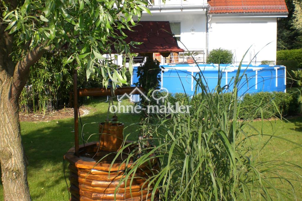 Garten mit Pool