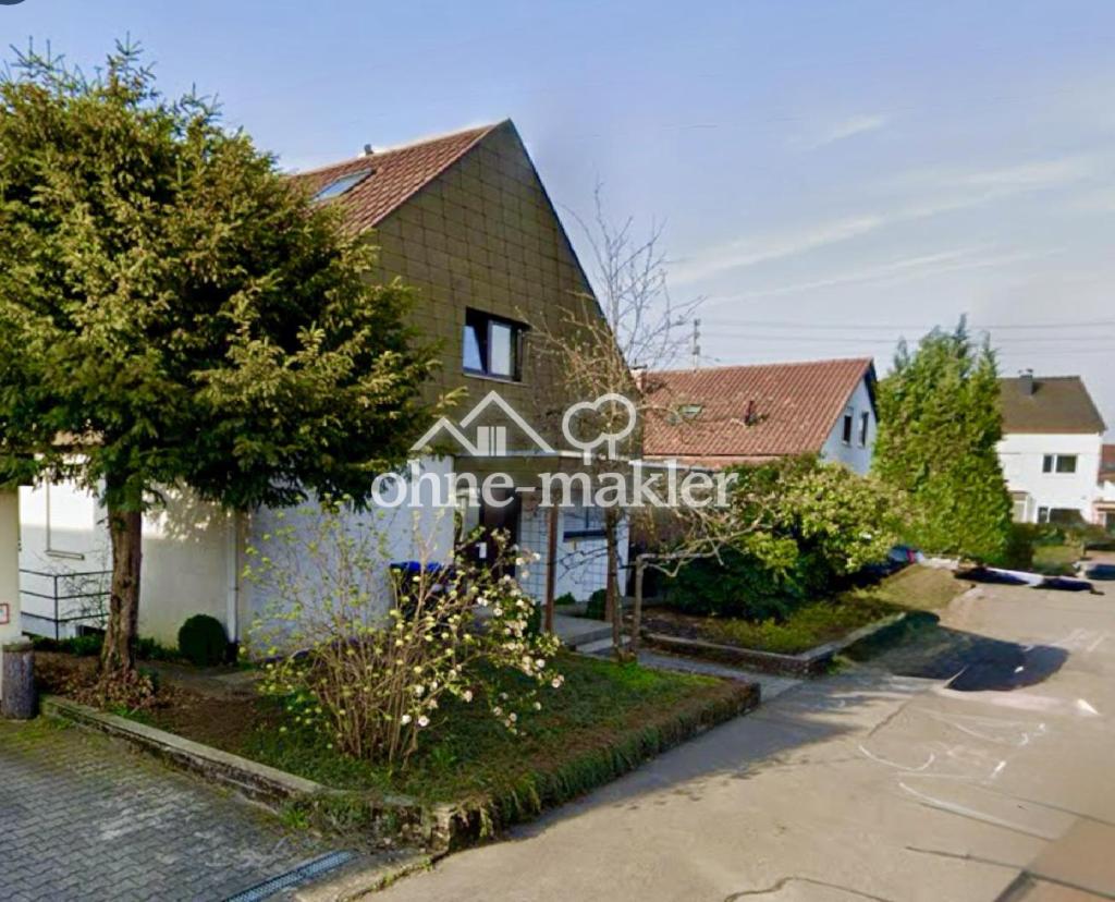 Hausansicht von der Straße
