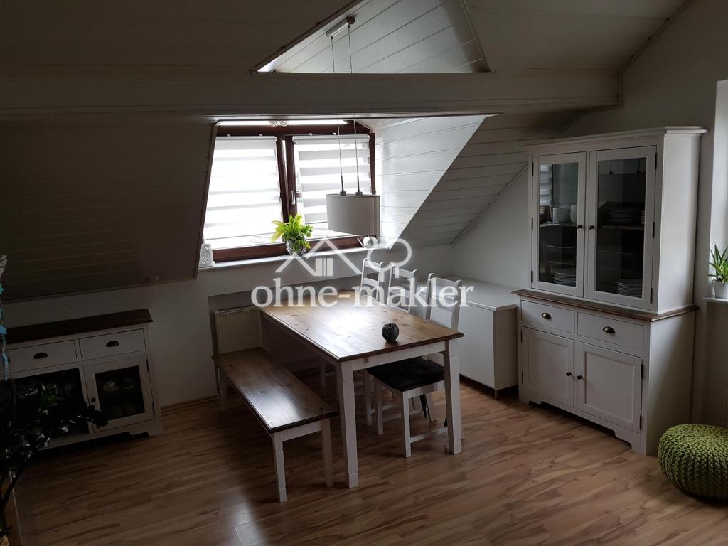 Esstisch im Wohnzimmer