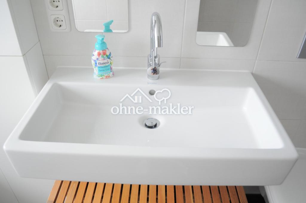 überbreites Waschbecken im Bad