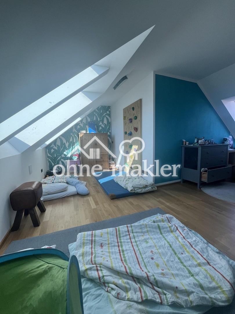 Kinderzimmer (2.DG)