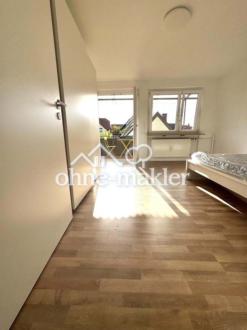 WG Zimmer 1 mit Balkon