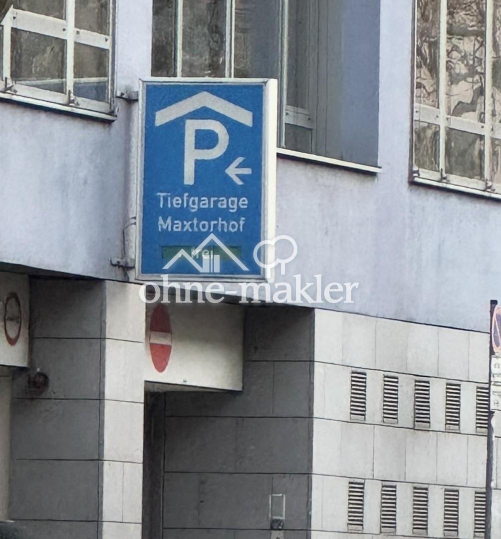 Parkhaus gegenüber