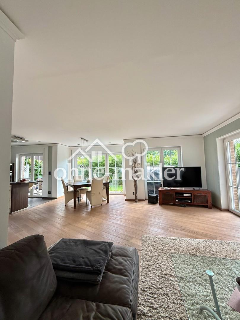 Wohnzimmer/Essbereich
