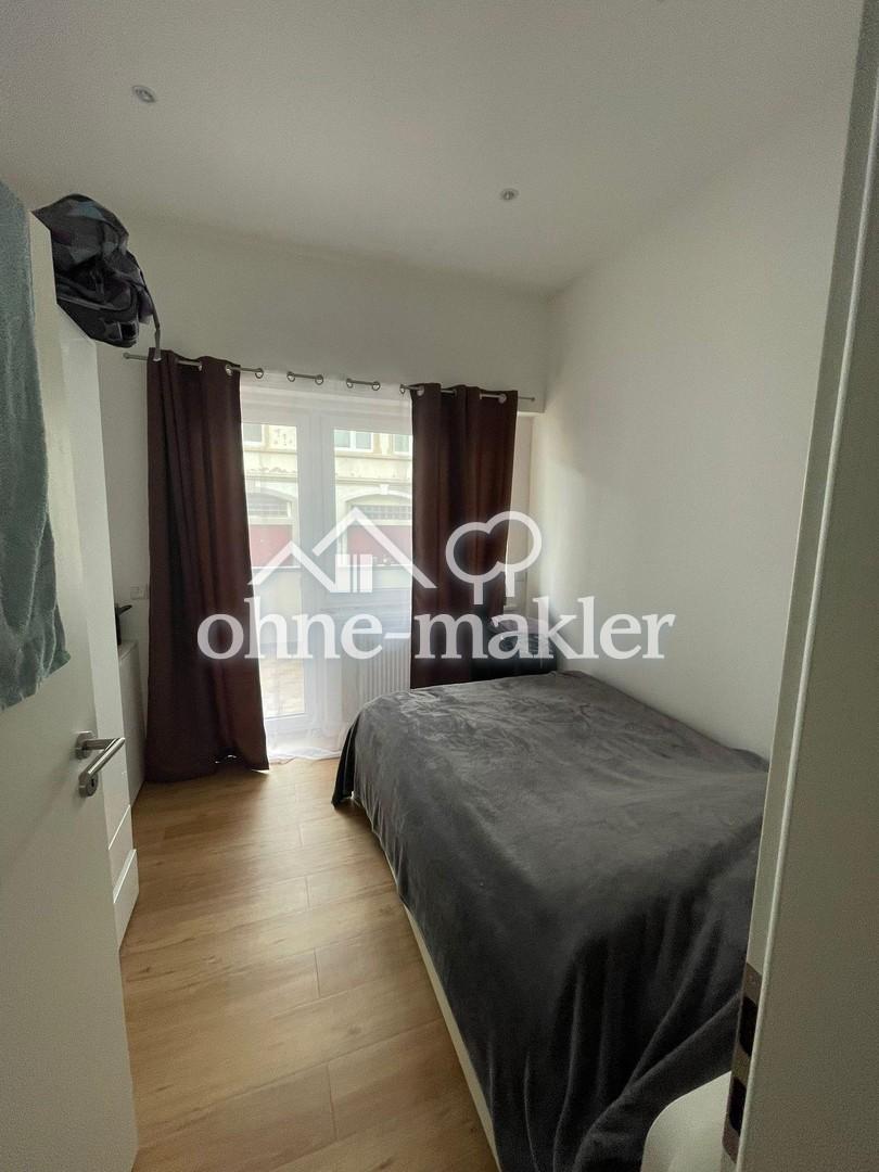 Schlafzimmer möbliert