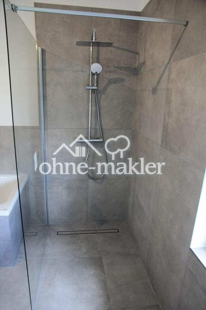 OG: Badezimmer 1