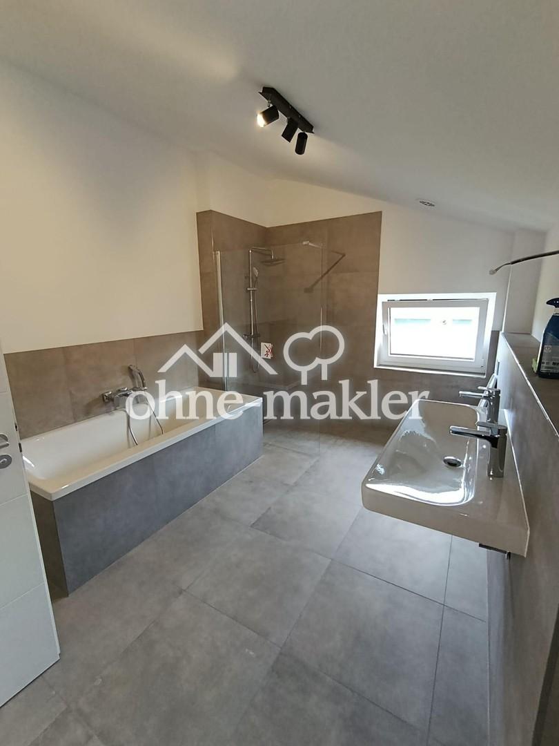 OG: Badezimmer 2