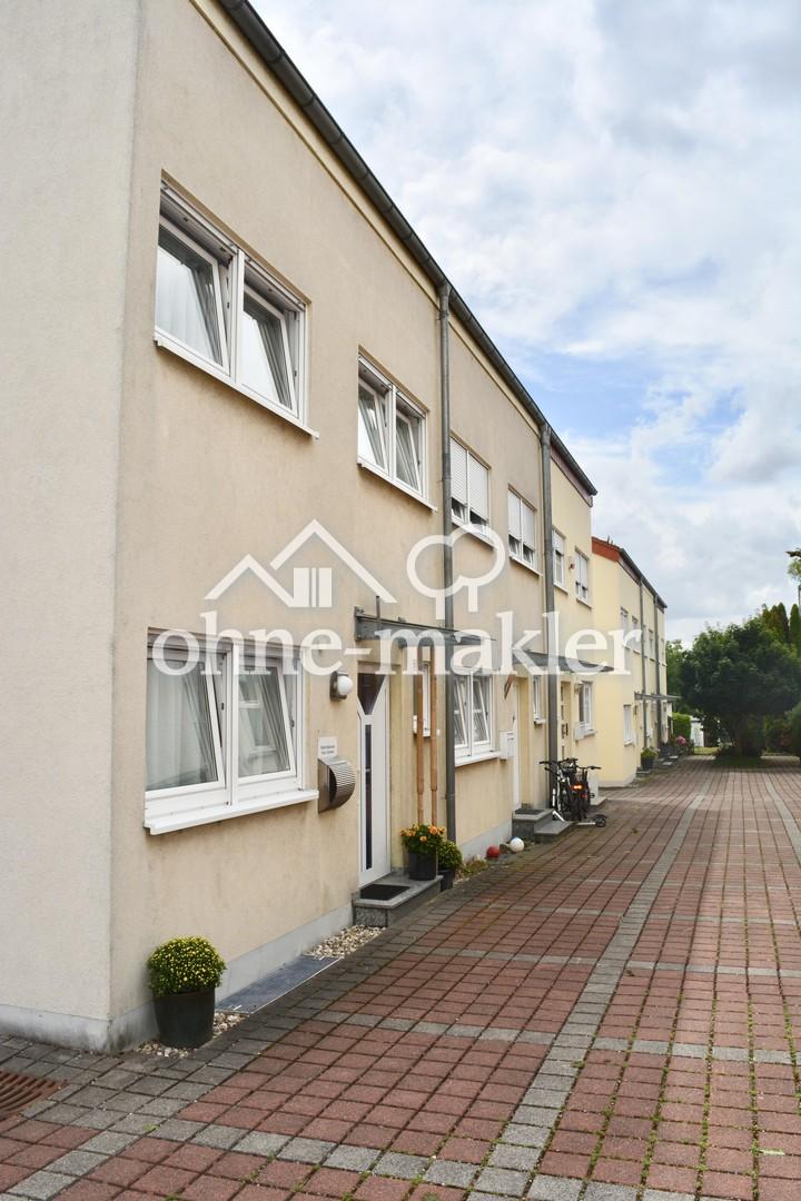 Reihenendhaus Front
