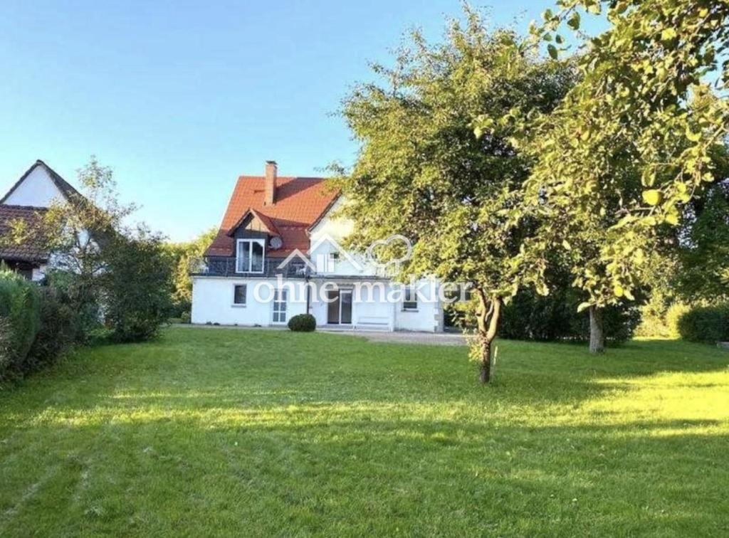 Gartenblick auf SW-Fassade