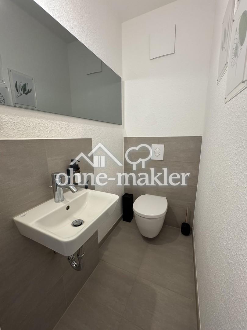 Modernes Gäste-WC im EG