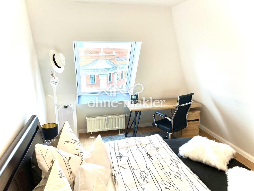 Schlafzimmer & Arbeitsbereich