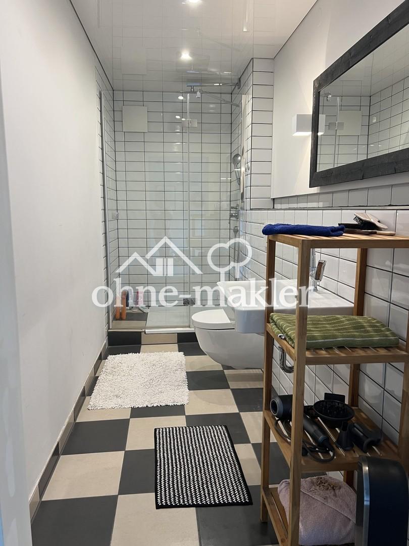 Badezimmer mit Dusche