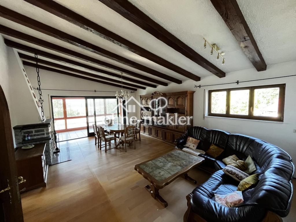 Wohnzimmer inkl. Möbel