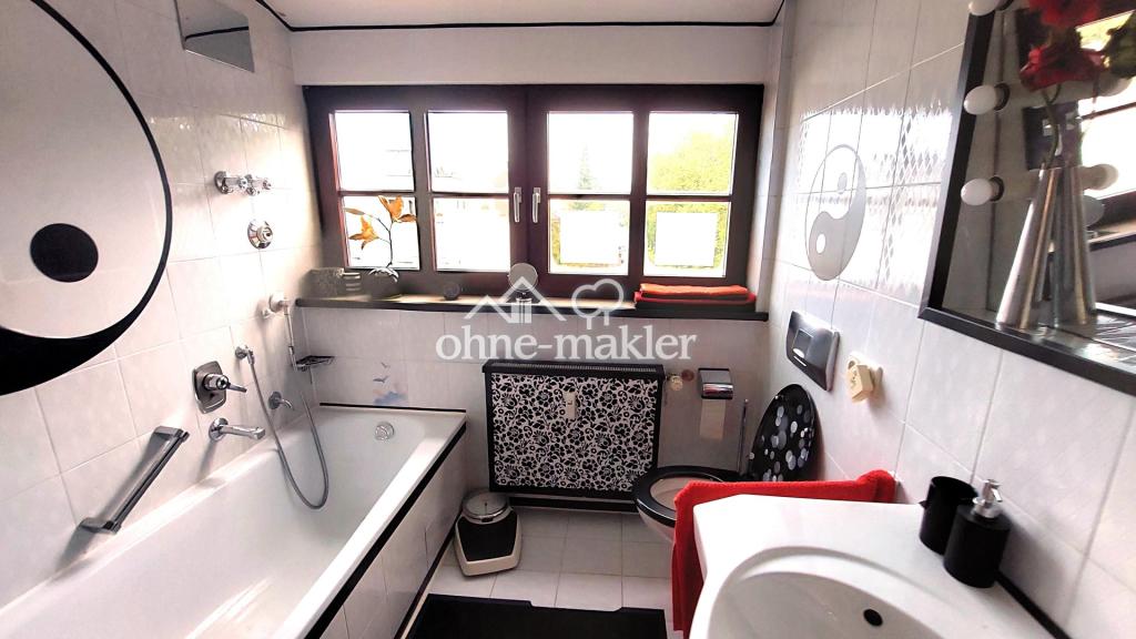 Bathroom - with bathtube