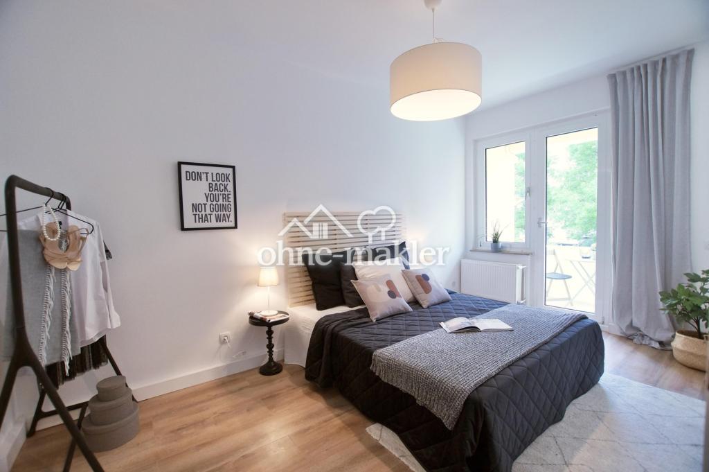 Schlafzimmer mit Balkon