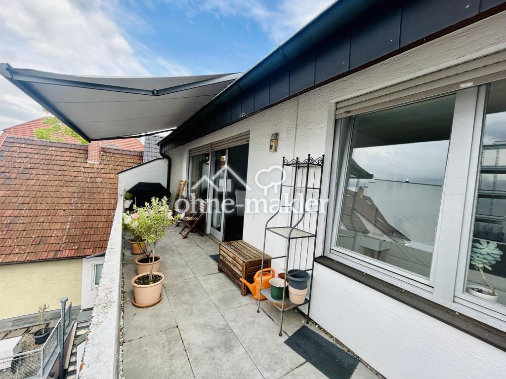 Sonnenbalkon mit Markise