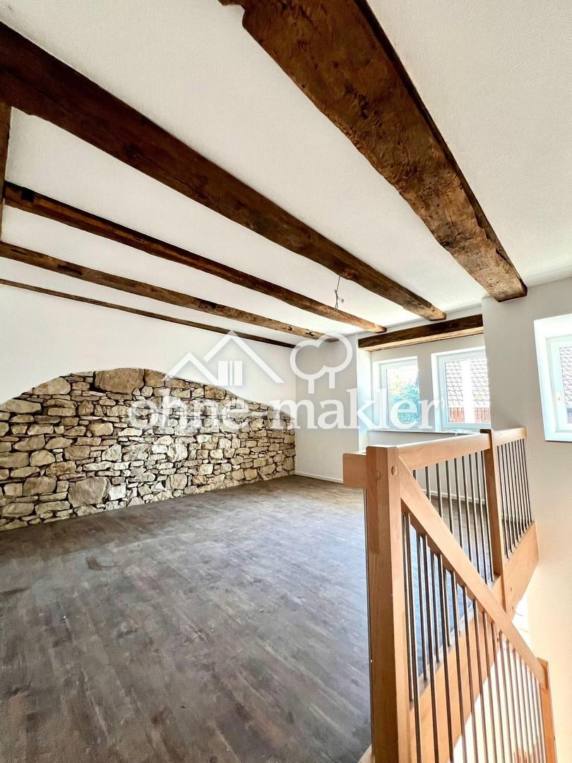 Aussergewöhnliche 2Zi "Maisonette/Soutterain" Wohnung in frisch saniertem KfW 55 Haus - Photo 3