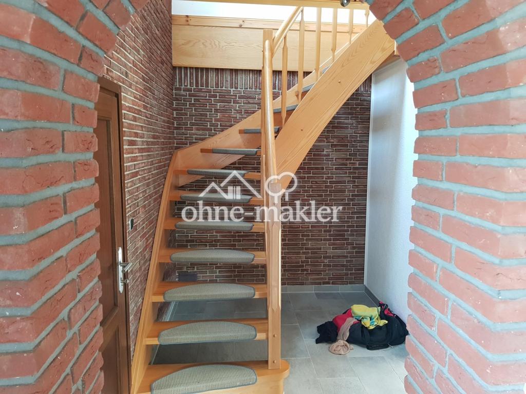 Treppe ins Obergeschoss
