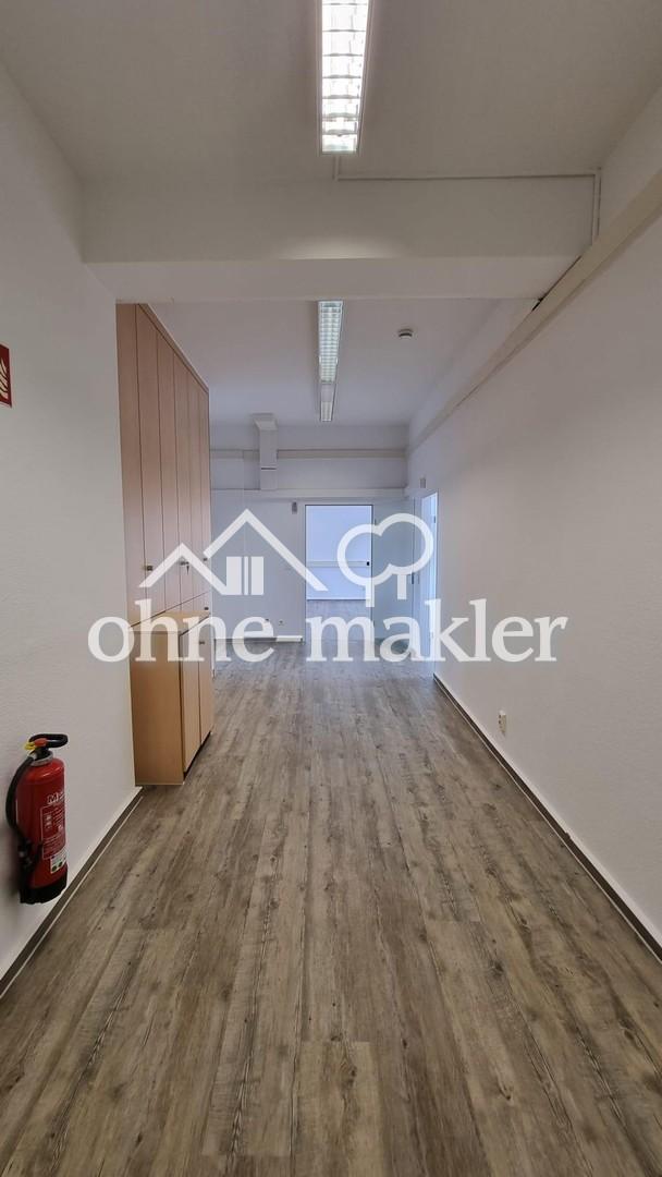 Flur mit Einbauschrank