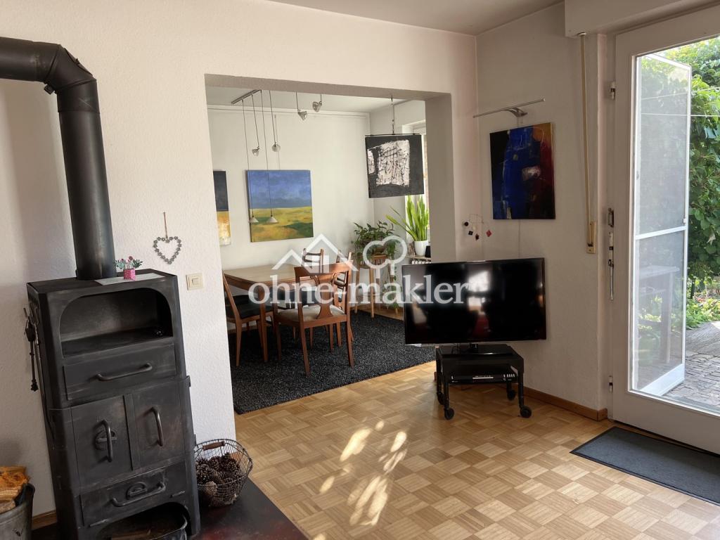 Blick vom Wohn- ins Esszimmer