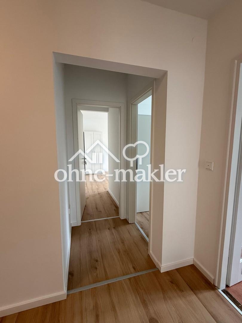 Flur ins Zimmer