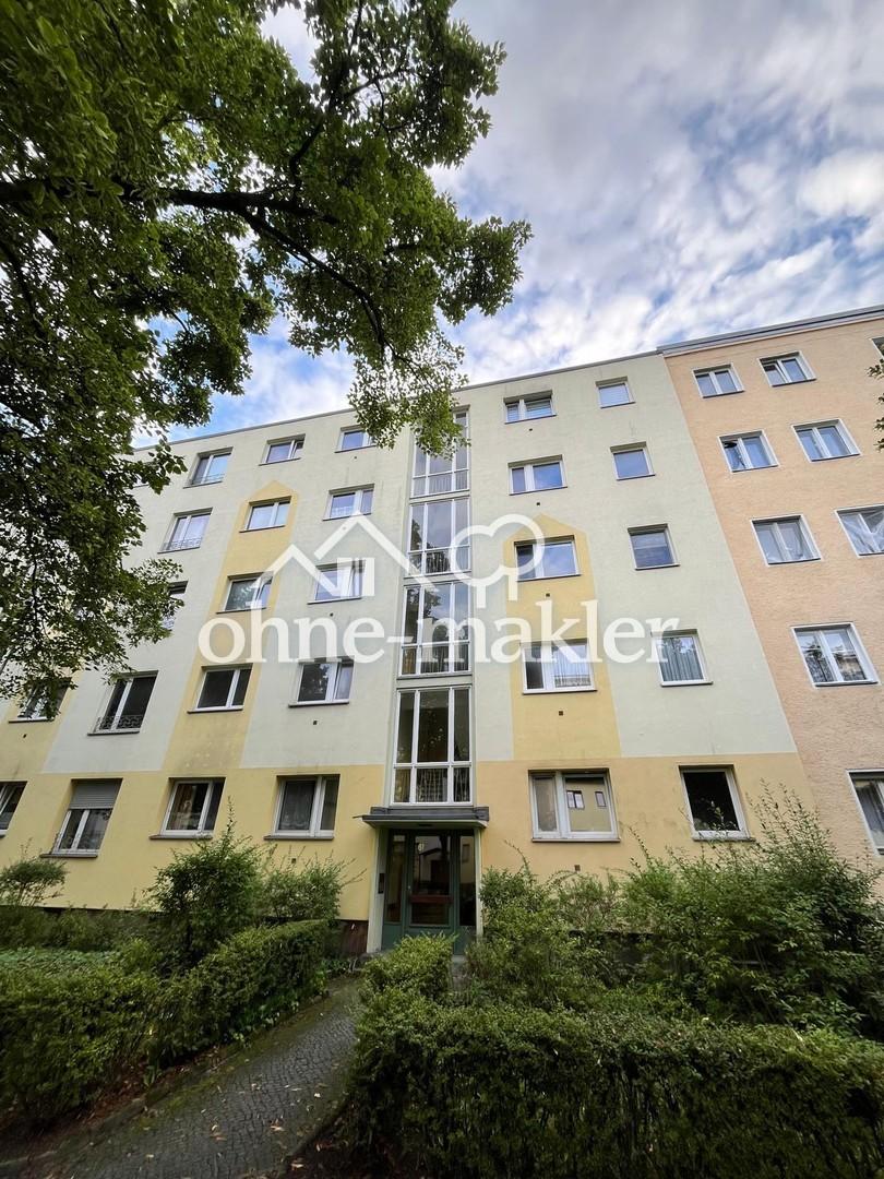 Straßenfassade I Hauseingang