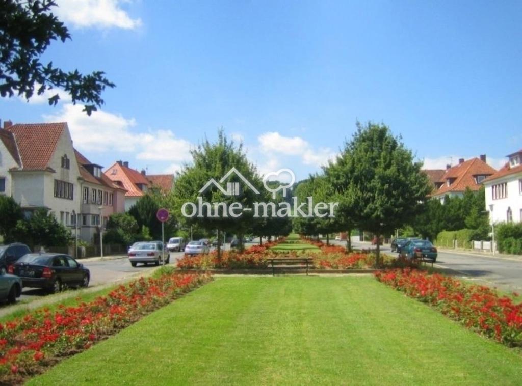 Benachbarte Mittelallee