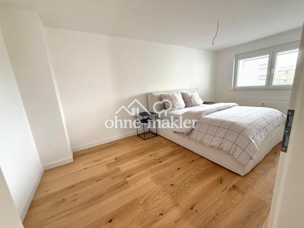 großzügiges Schlafzimmer