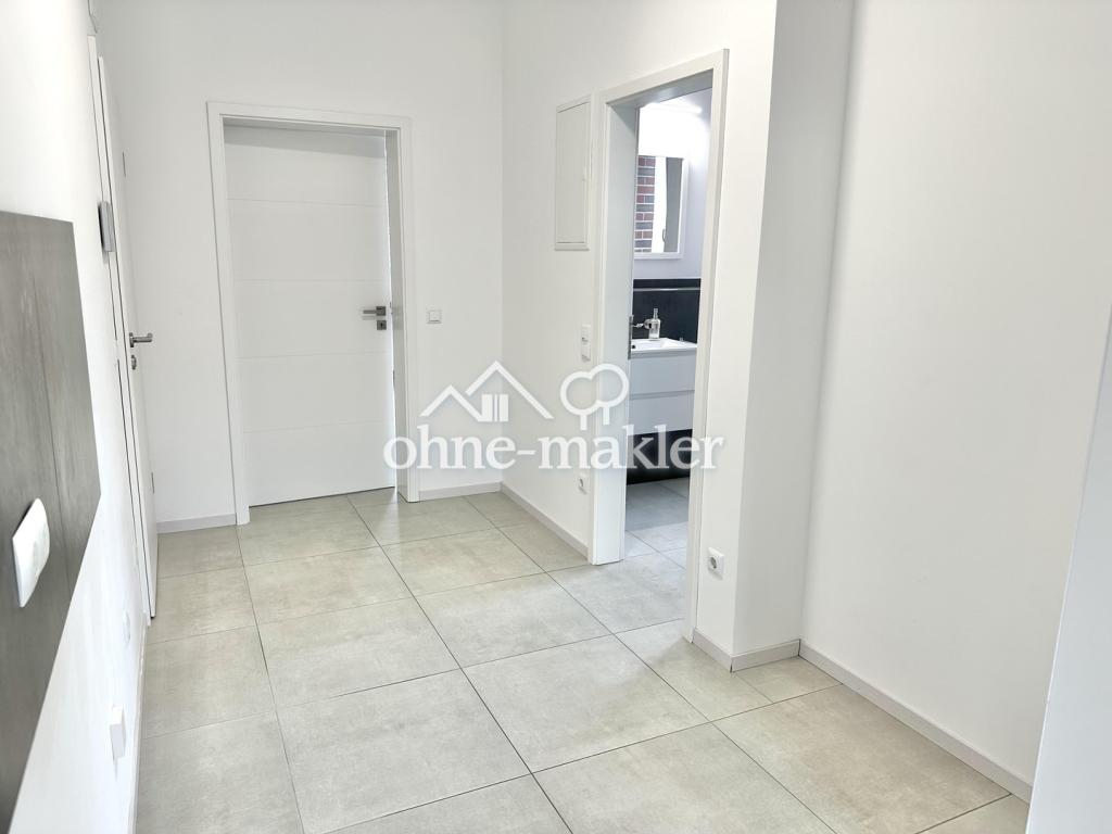 Entrée mit Garderobe