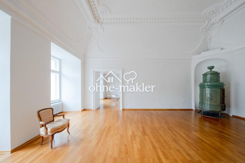 Salon mit Empireofen