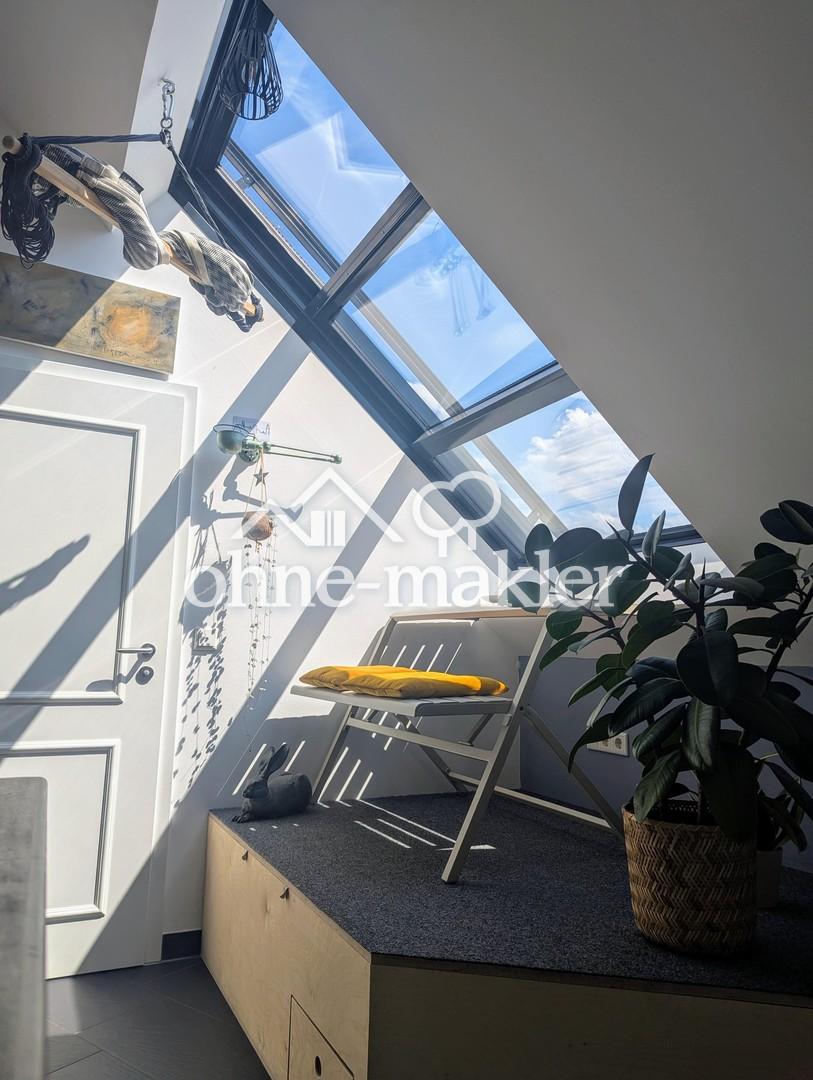 Loggia mit Sitzbank